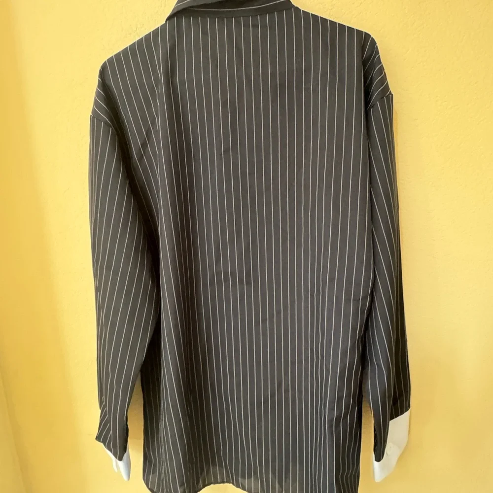 Spirit Halloween Gangster Shirt with Attached Tie and 2 Rings Size 42-46 - Picture 3 of 5